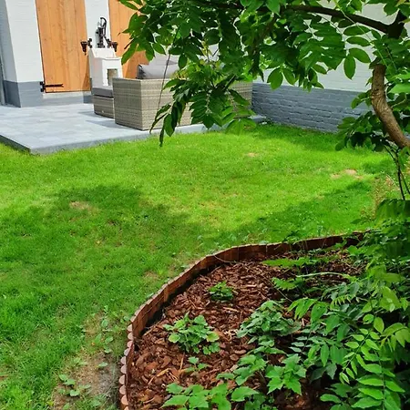 Trendy, Authentieke Woning Met Groot Terras En Tuin