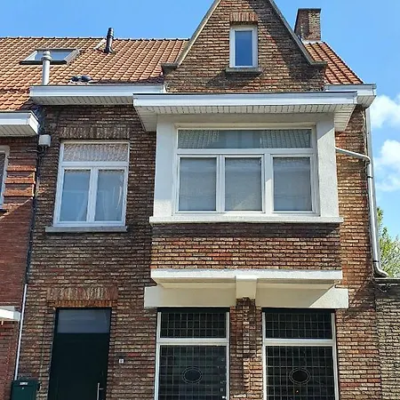 Trendy, Authentieke Woning Met Groot Terras En Tuin Semesterbostad Brygge