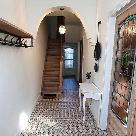 別荘 Trendy, Authentieke Woning Met Groot Terras En Tuin *