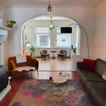 Trendy, Authentieke Woning Met Groot Terras En Tuin * ブルージュ